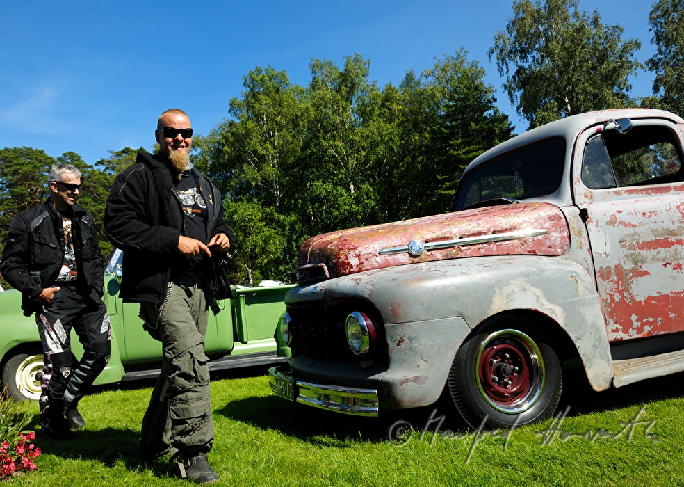 Harley Davidson Fahrer bei einem Treffen im Kurpark