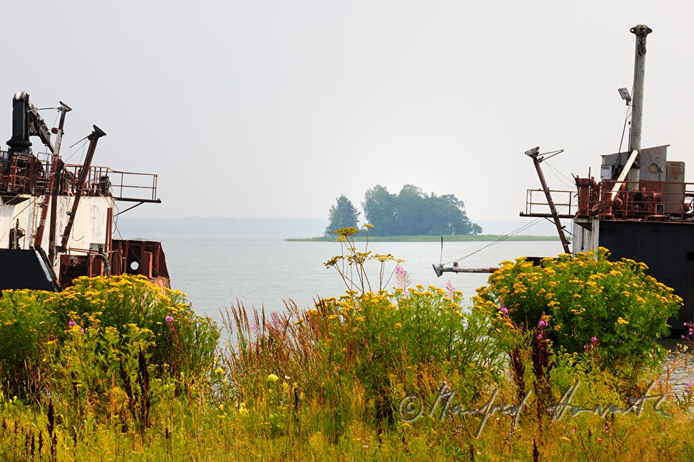 Schiffsfriedhof und Insel