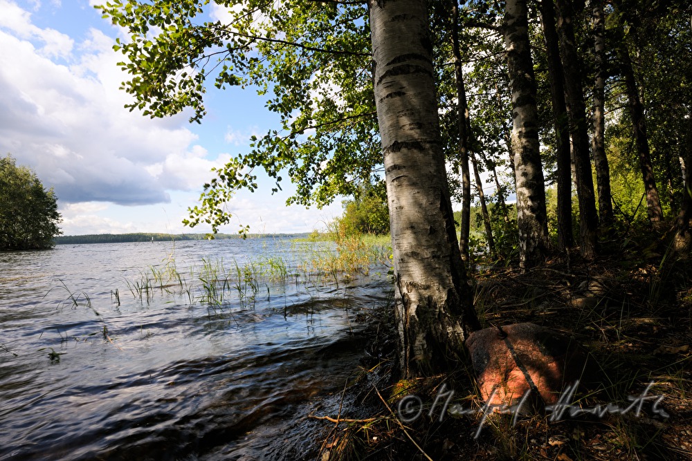 roter Ankerstein für Boote am See Pihlajavesi
