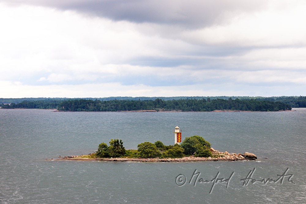 kleine Insel mit Leuchtturm
