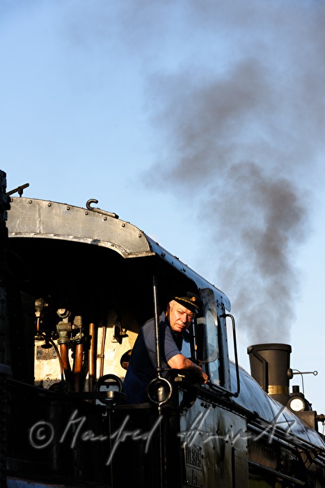 Dampflokomotive kkStB 310 und Lokomotivführer