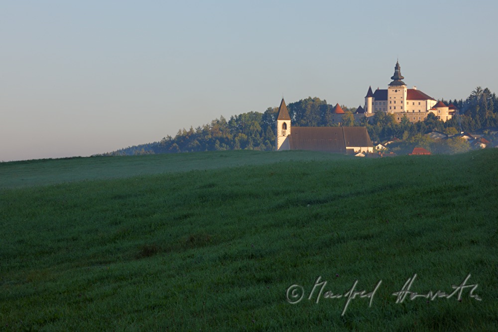 Schloss Weinberg und Kirche von Kefermarkt