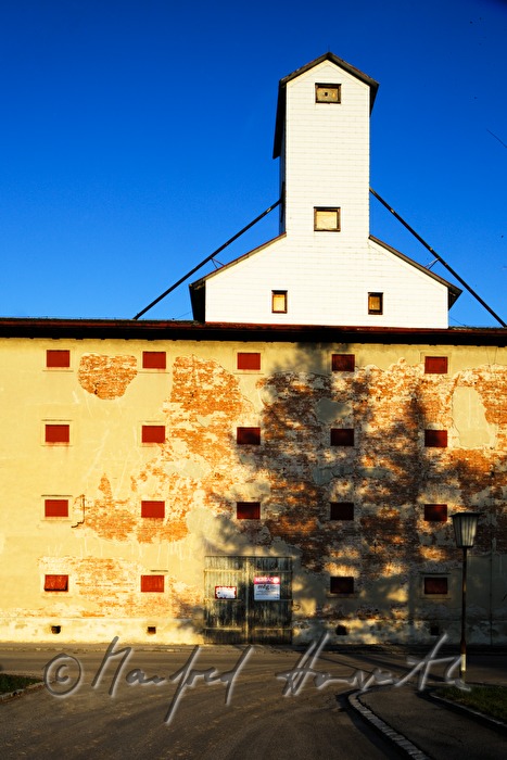 Getreidespeicher mit Turm