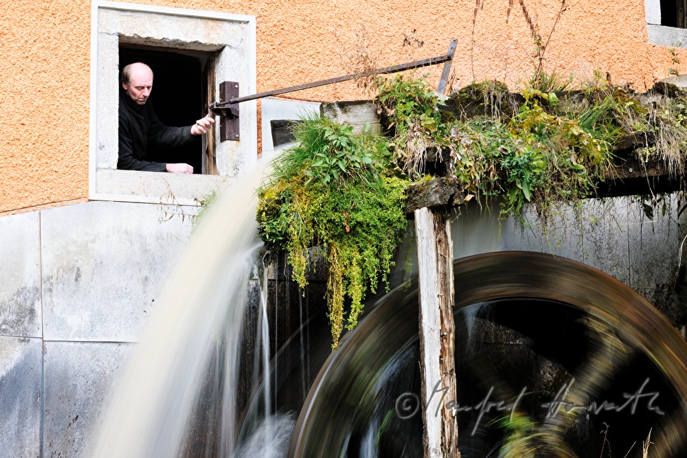 Müllner stellt den Wasserstrahl ein