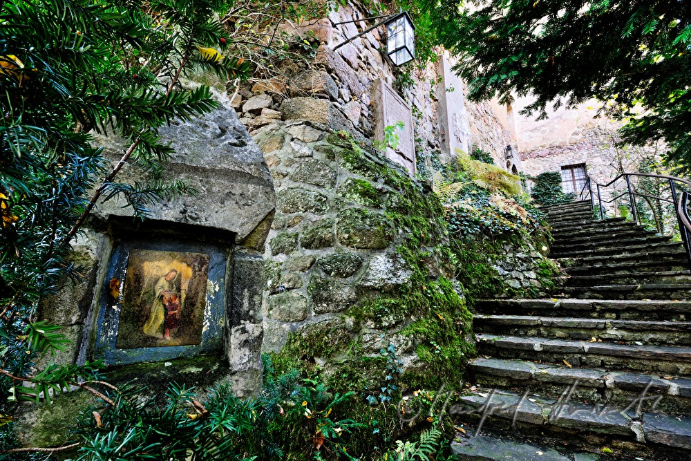 Materl und Stufen zu Burg Werfenstein