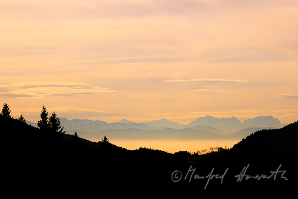 Blick von der Burgruine Ruttenstein in das Naarntal