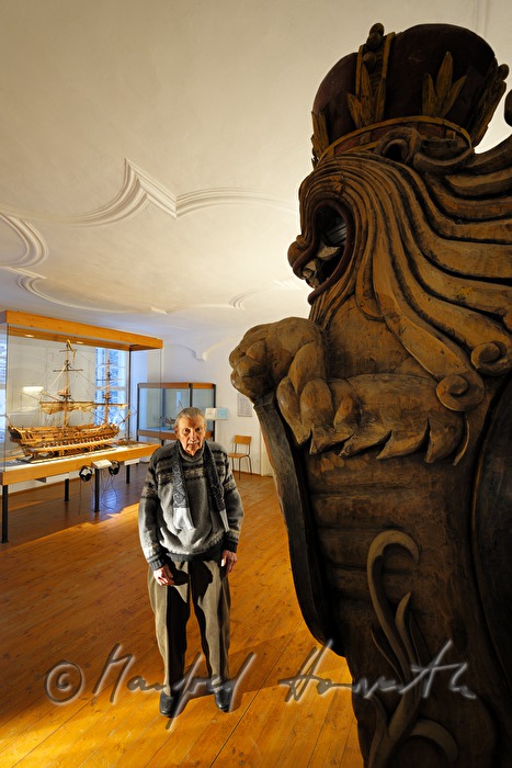 Schiffsmodellbauer Kurt Schaefer im Schiffahrtsmuseum