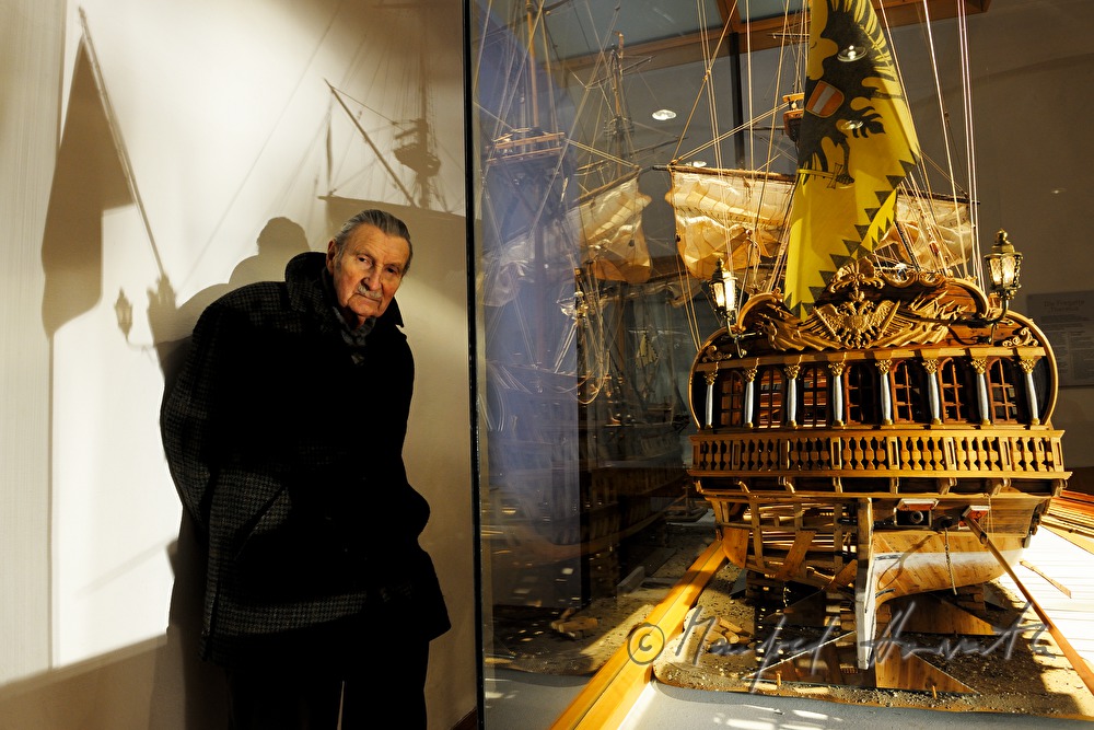 Schiffsmodellbauer Kurt Schaefer im Schiffahrtsmuseum