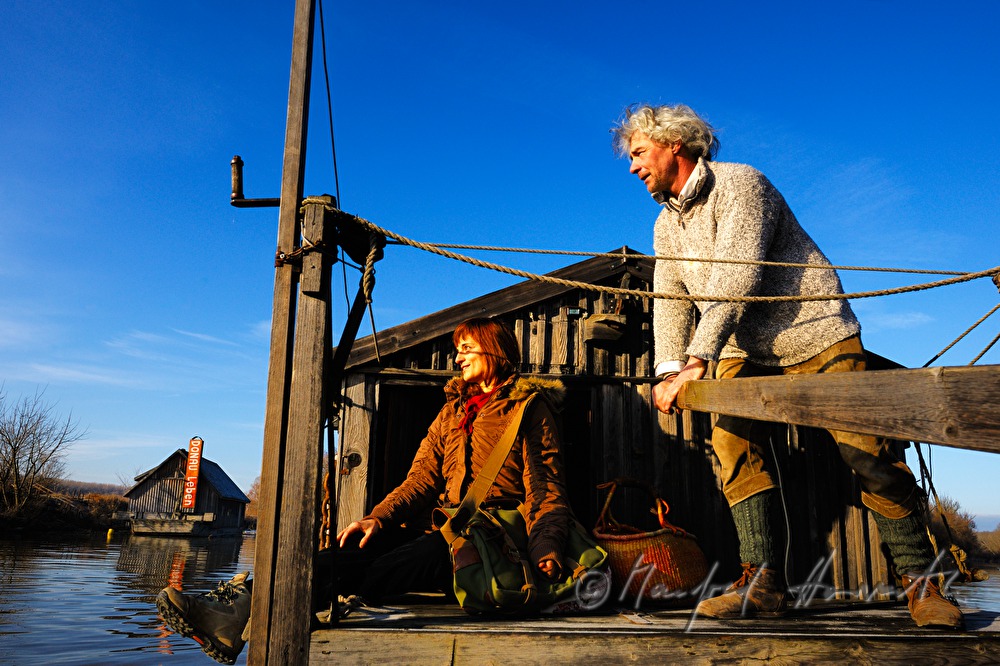 Betreiber der Schiffmühle auf dem Weg zur Arbeit