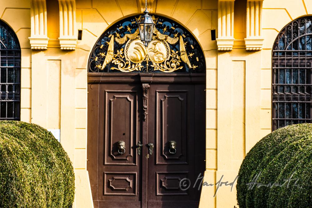 Portal des Marchfeld-Schlosses Eckartsau