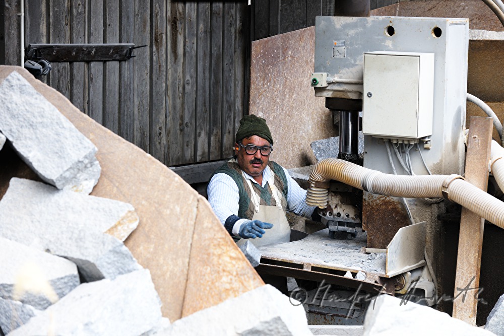 Erzeugung von Pflastersteinen aus Granit