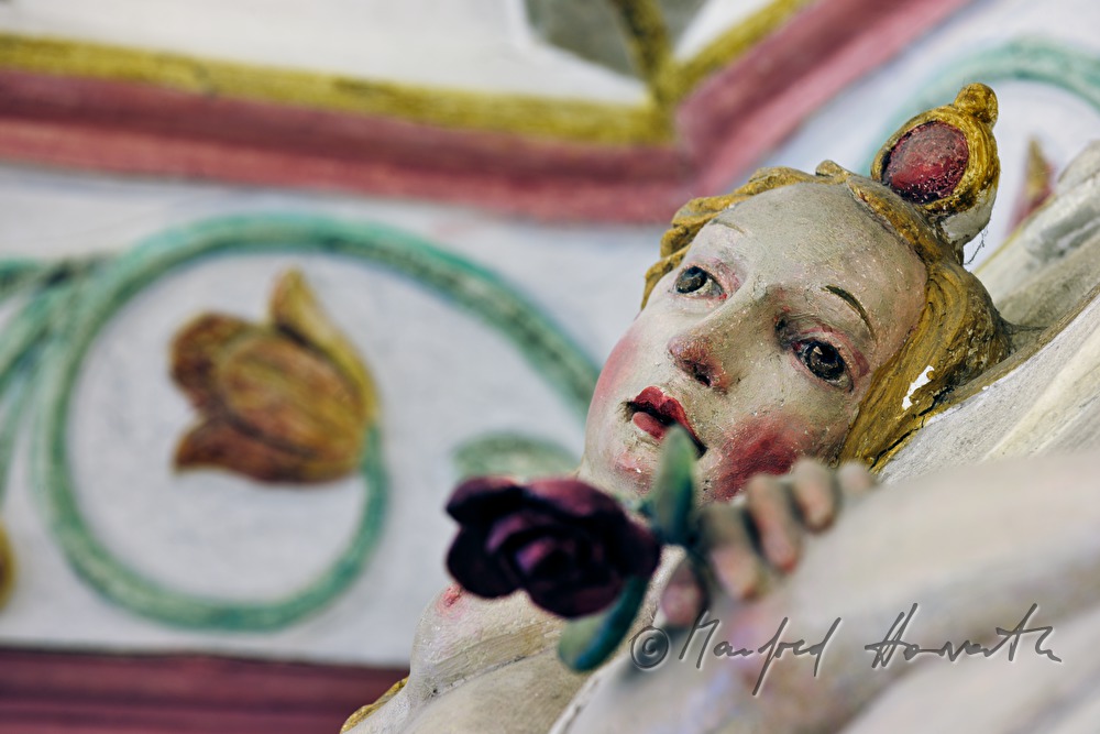 Stuckdecke im Kaminzimmer (Frau mit Rose)