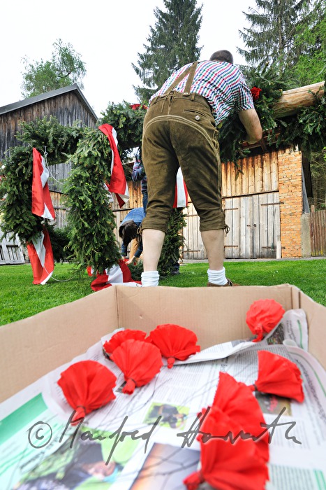 Maibaumschmücken am 1. Mai