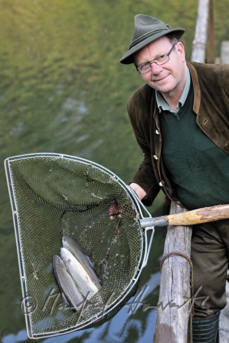 Fangen von Forellen mit einem Casher