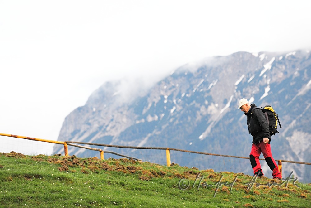 Wanderer auf dem Weg zur Rax