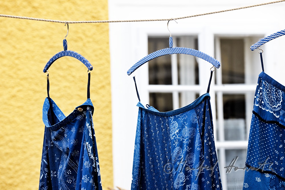 Verkauf von Blaudruck-Röcken am Färbermarkt