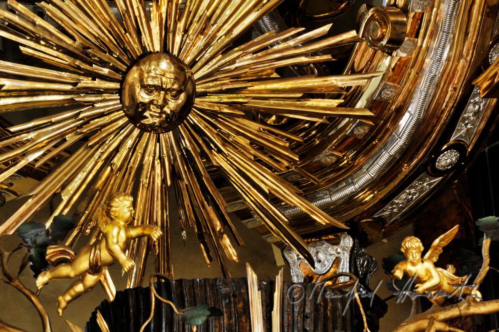 Gnadenaltar mit dem Gnadenbild der geschnitzten Pietá