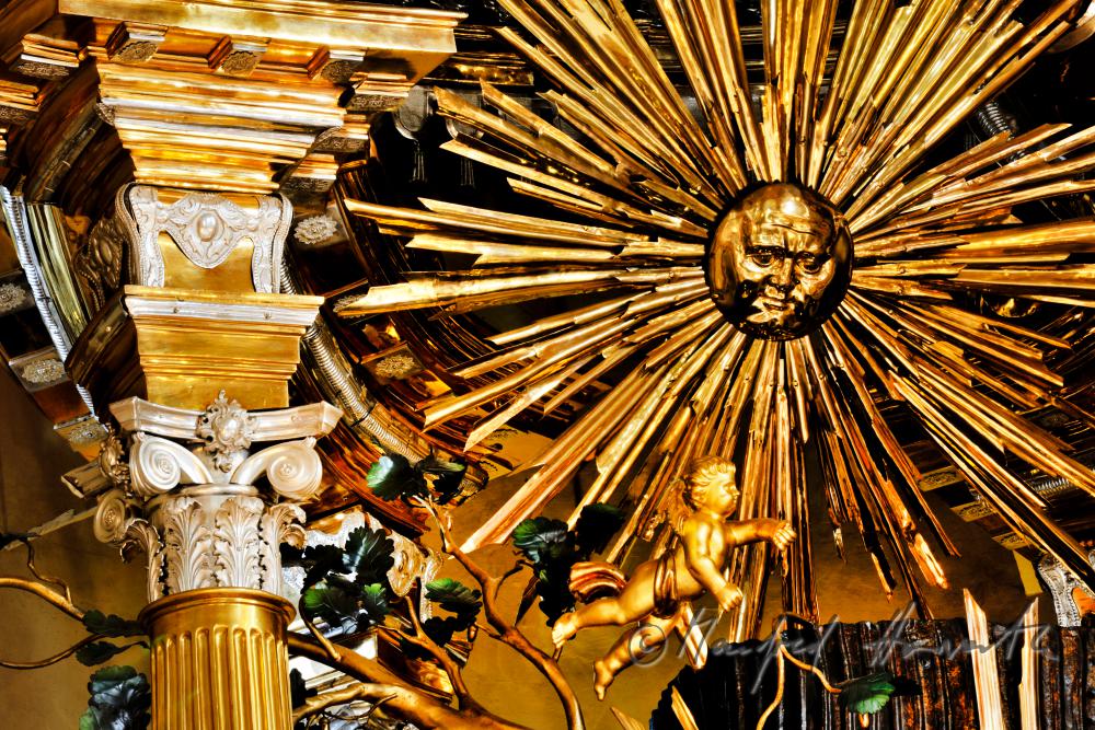 Gnadenaltar mit dem Gnadenbild der geschnitzten Pietá