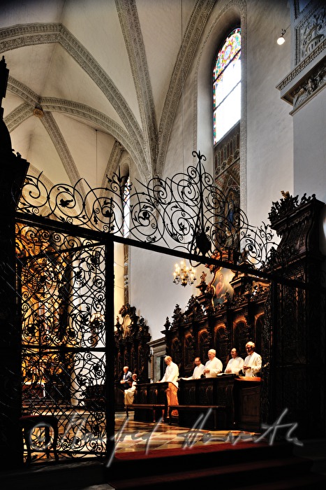 Mittagsgebet der Prämonstratenser Chorherren in der Stiftskirche