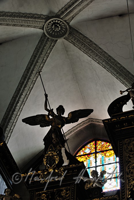 Glasfenster aus Putzenglas und Engel