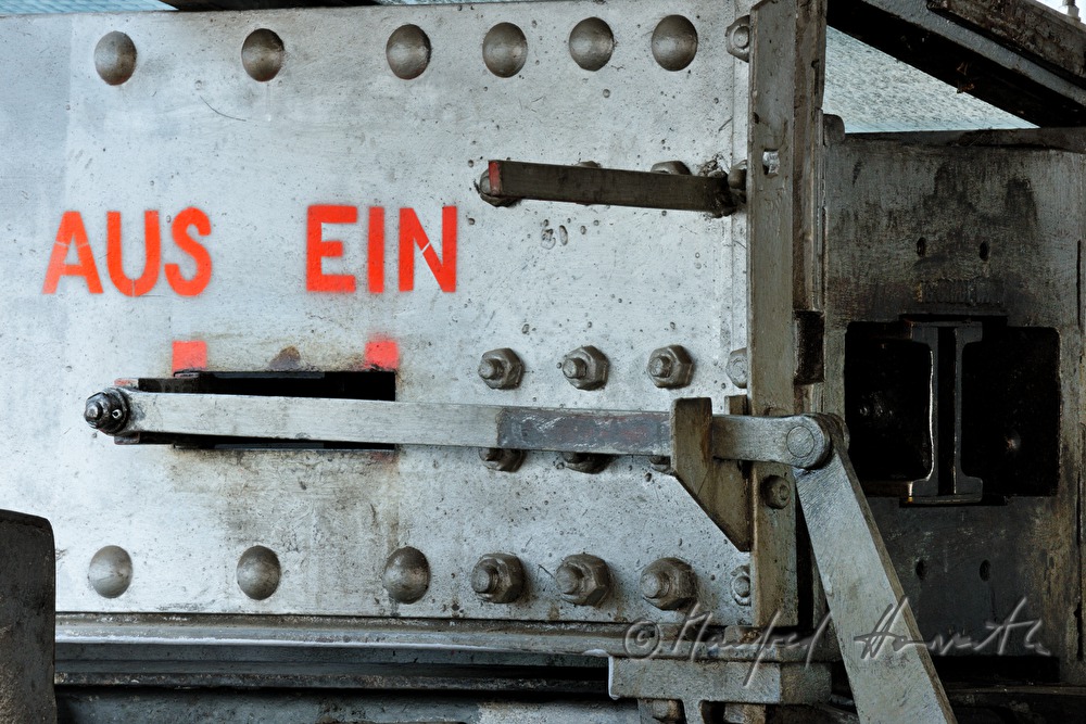 Hebel am öffenbaren Dach des Theaters