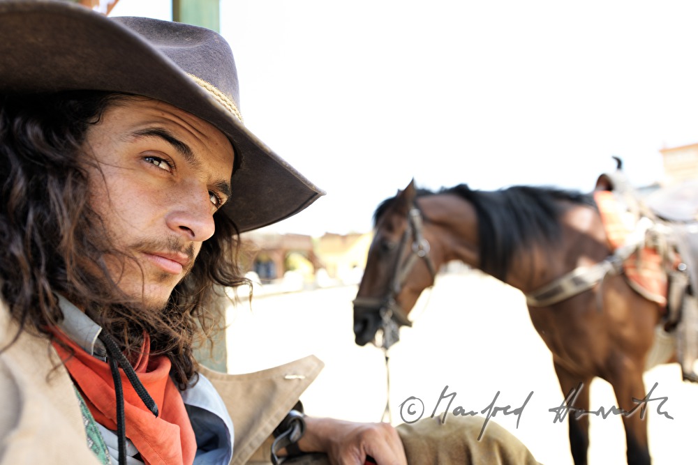 Western-Darsteller mit Pferd