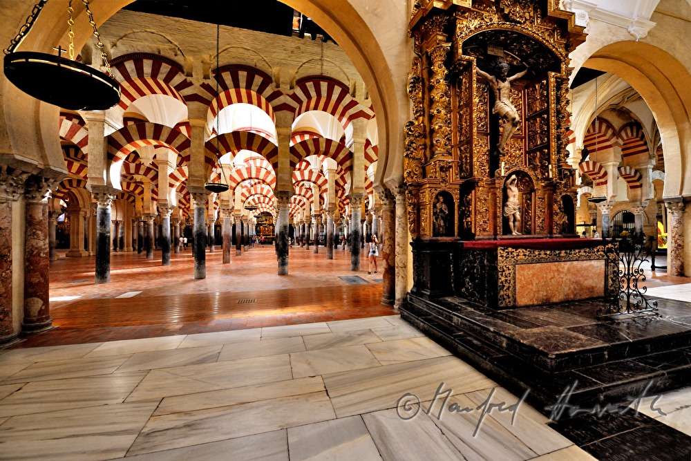 maurische Säulen im Betsaal