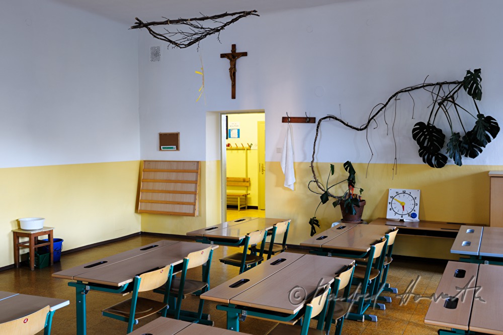 Klassenzimmer während der Sommerferien