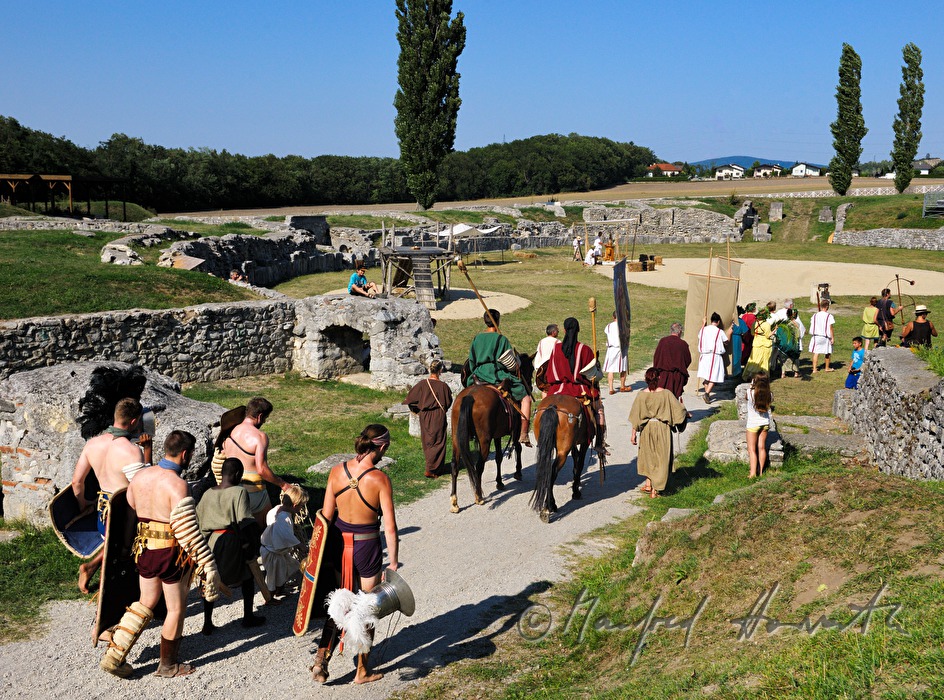 Einzug der Gladiatoren im Amphitheater