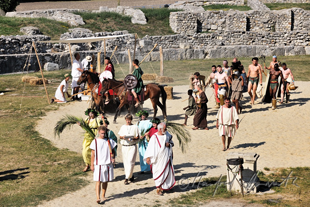 Einzug der Gladiatoren im Amphitheater