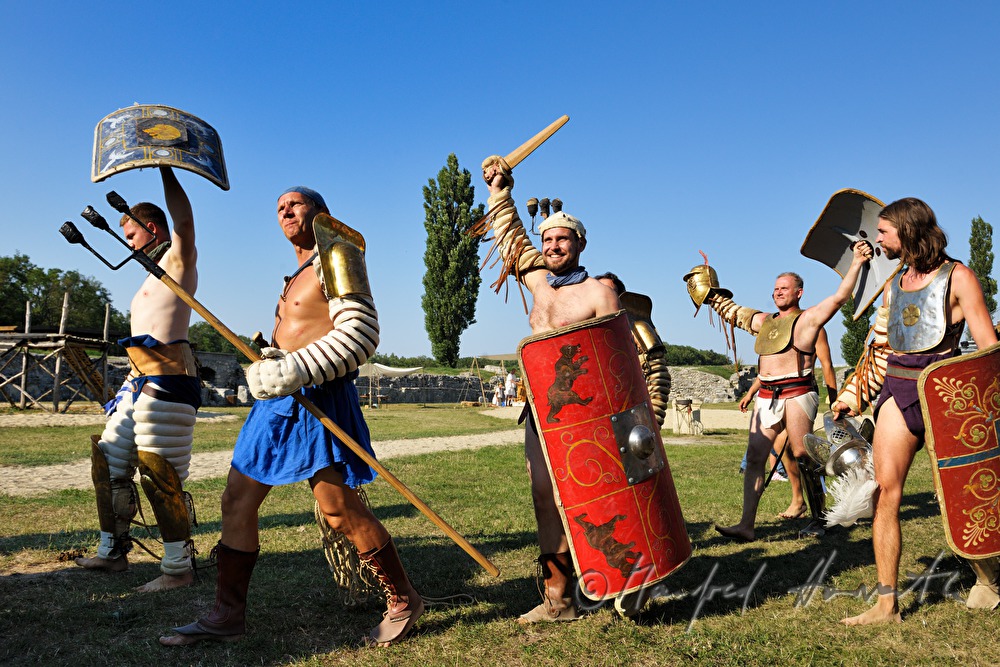 Einzug der Gladiatoren im Amphitheater