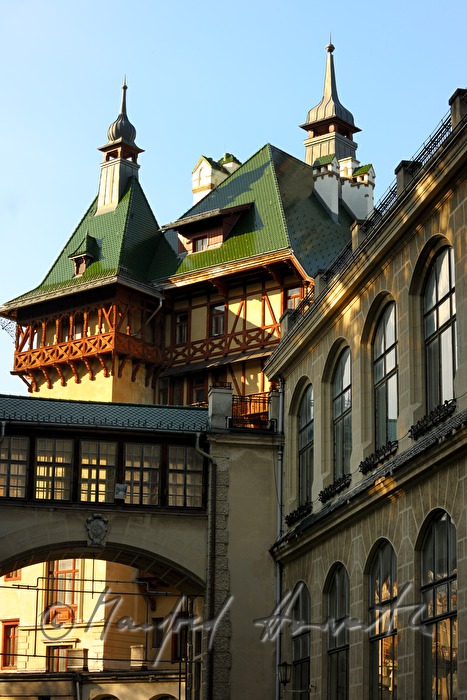 Hauptfassade des Südbahnhotel