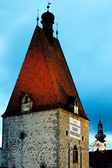 mittelalterlicher Stadtturm und Pfarrkirche