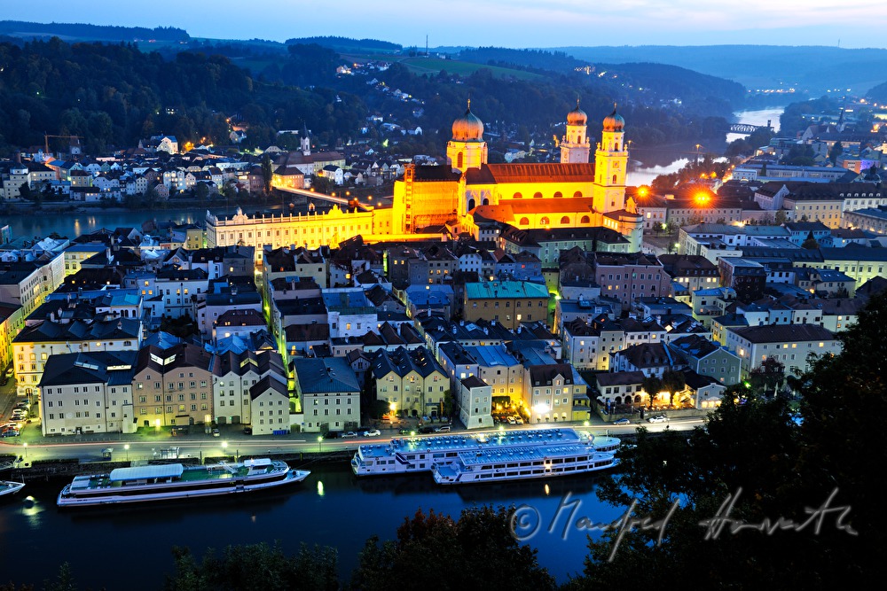 Blick über die Stadt auf den Dom