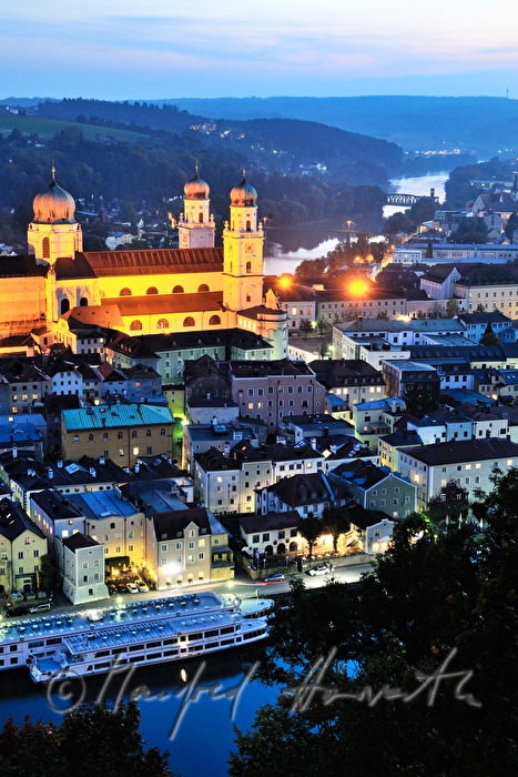 Blick über die Stadt auf den Dom