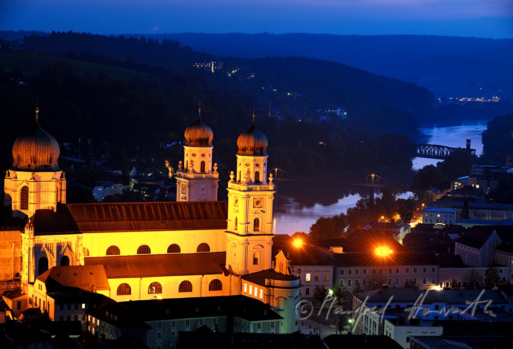 Blick über die Stadt auf den Dom