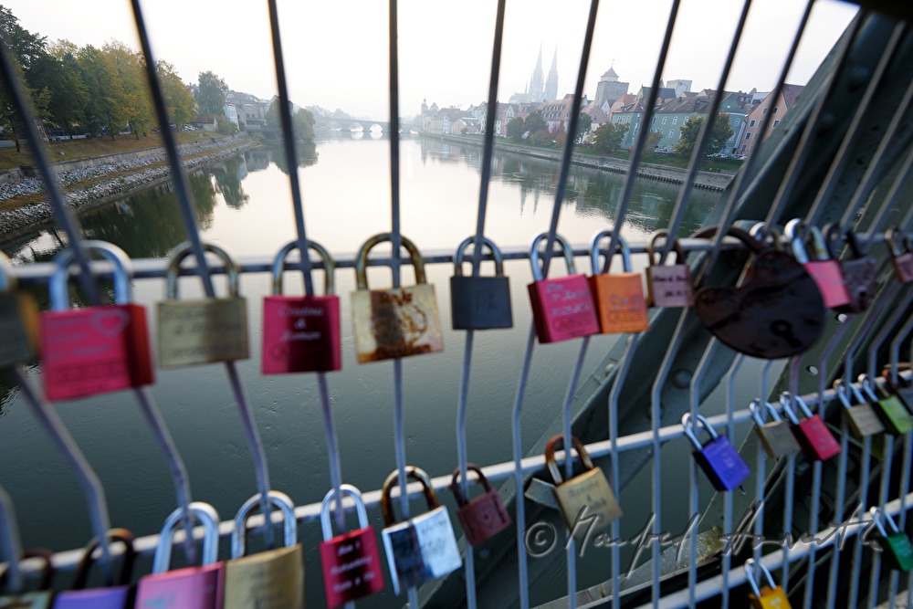 Brücke der Liebe (Eiserner Steg) mit 