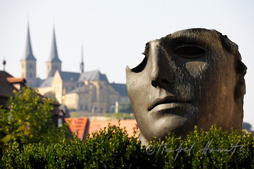 Bamberger Dom und Mitoraj Skulptur 