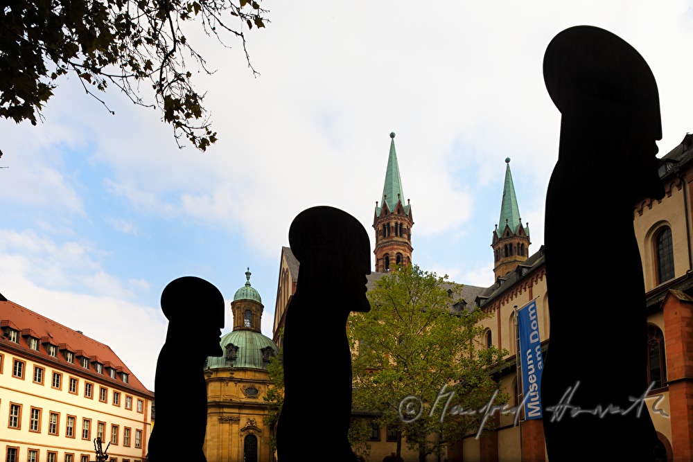 Kiliansdom und Skulpturen des 