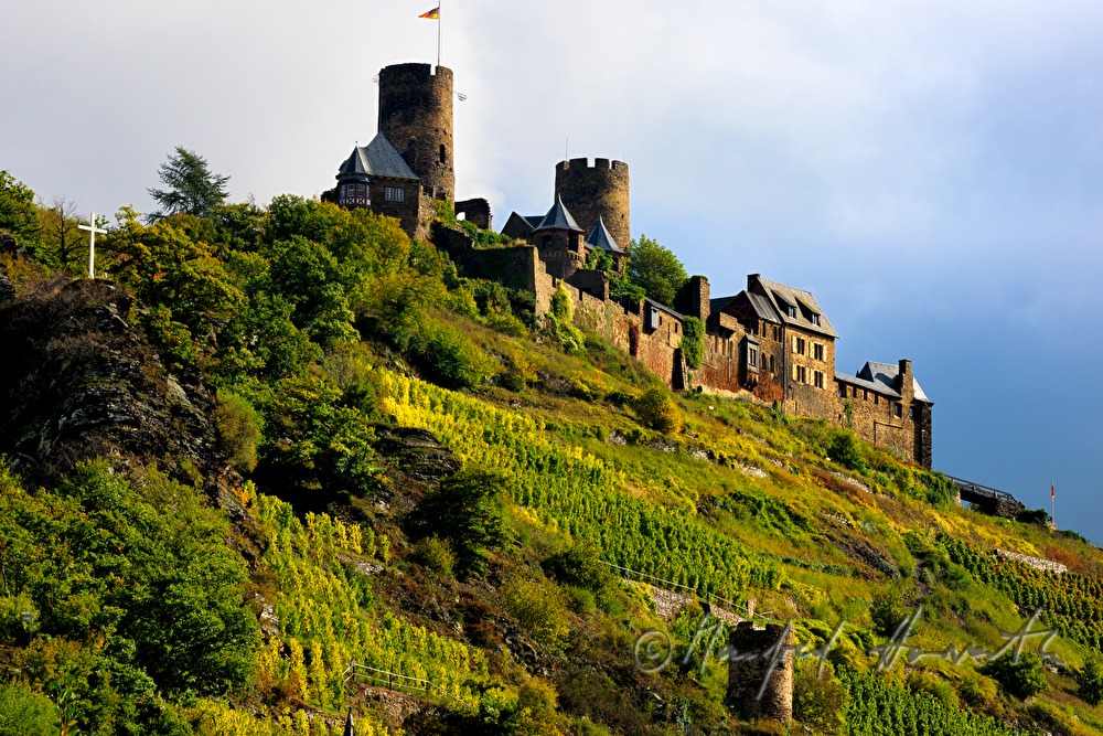 Burg Thurant in den Weinbergen