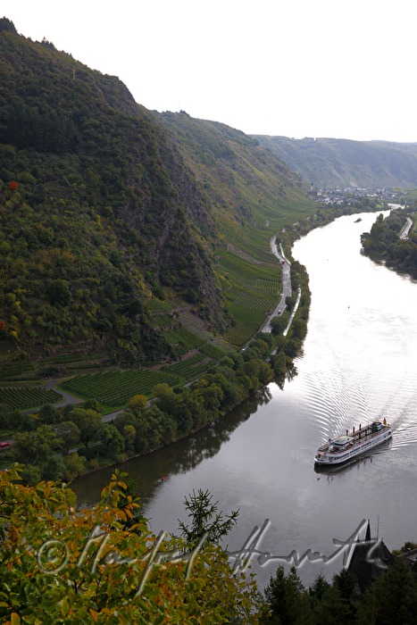 Blick von der Reichsburg Cochem auf die Mosel