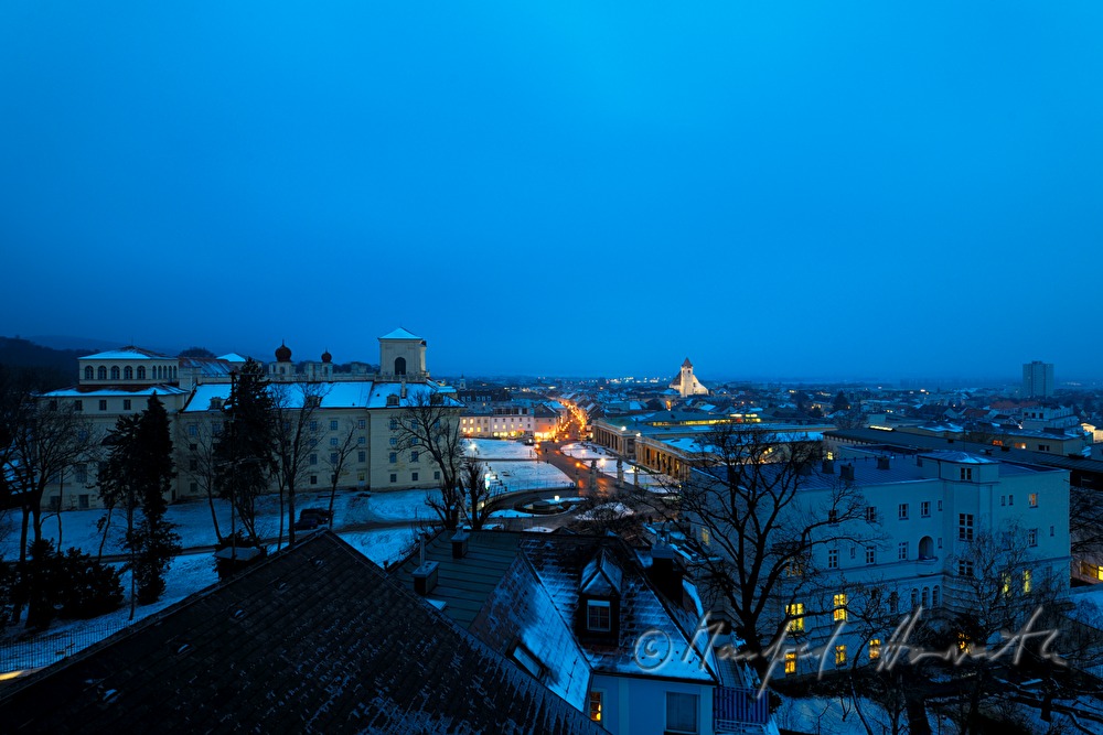 Blick über die Stadt vom Dach der RAIKA