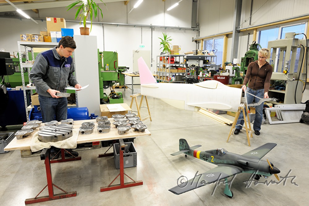 Entwicklung eines 12-Zylinder-Modellflugzeug-Motors