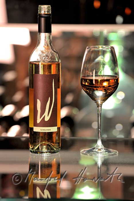 Sommelier schenkt Schilcher ein