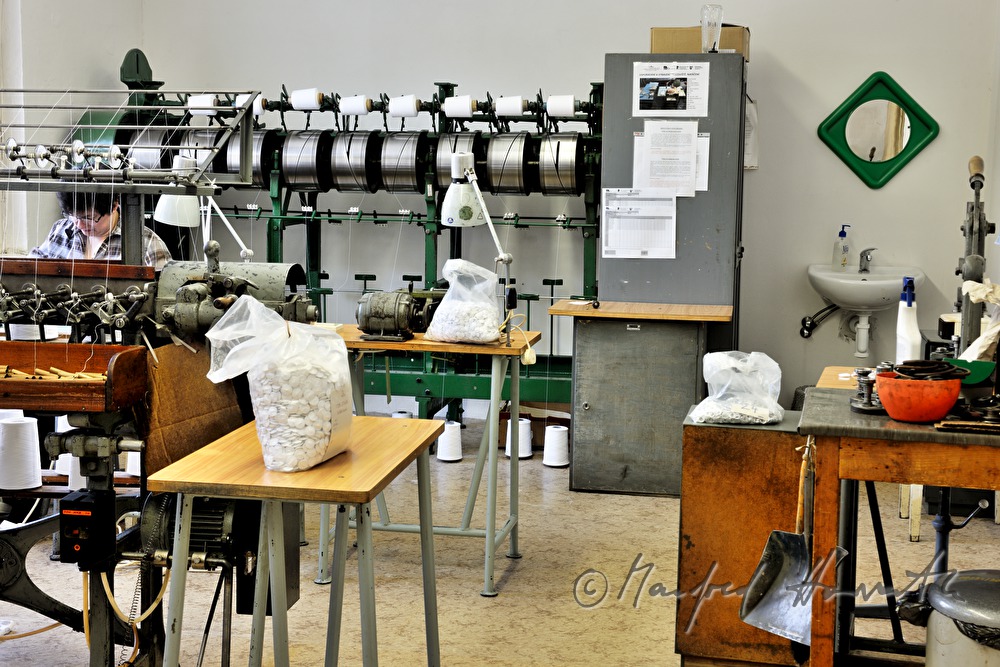Zwirnknopf-Fabrik Slesinger: Garn Aufwickeln