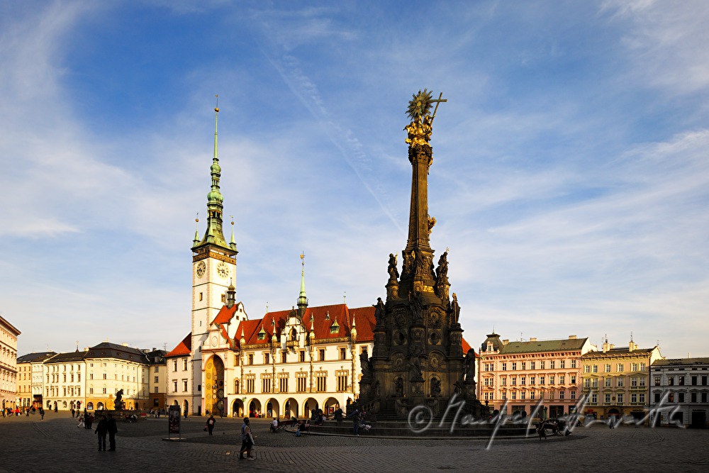 Pestsäule der heiligen Dreifaltigkeit und Rathaus