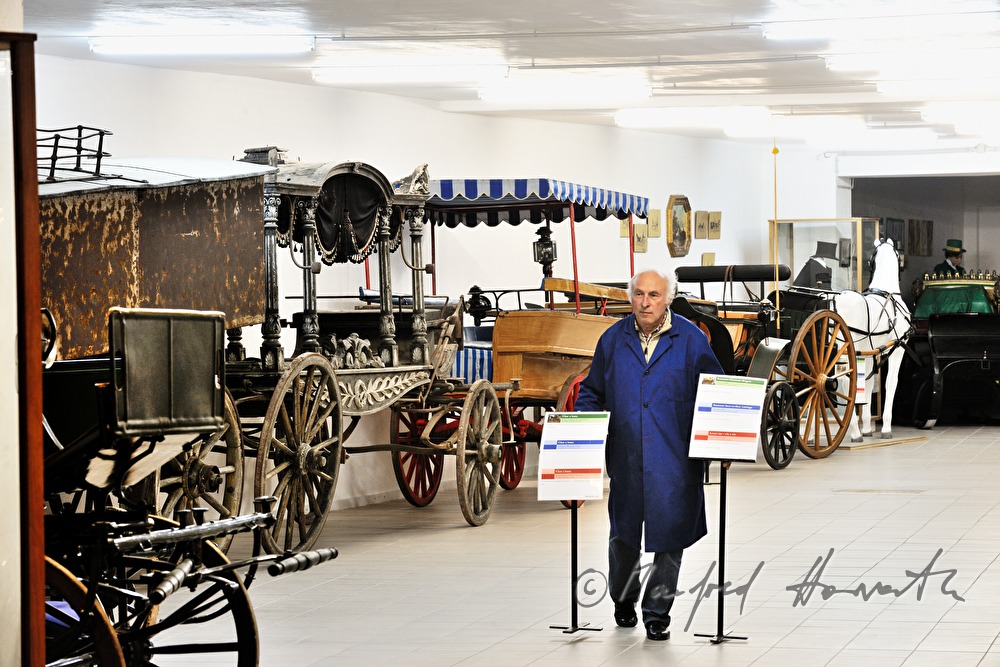 mehrspännige Kutschen und Museumsdirektor