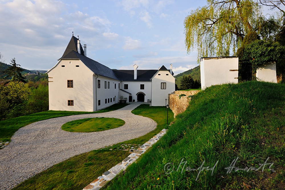 hofseitige Ansicht mit Turm