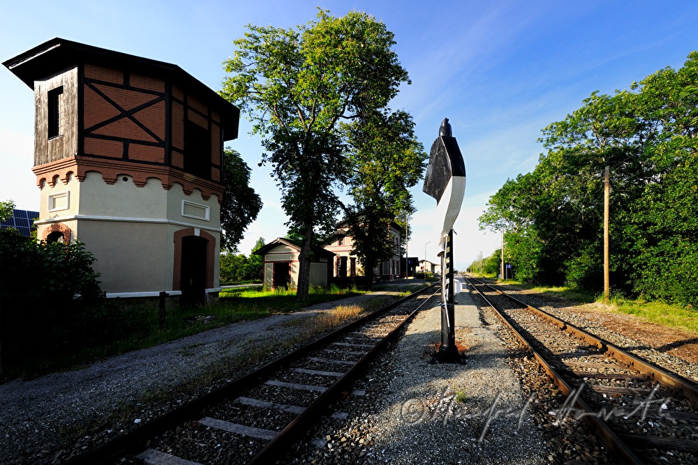 Wasserturm und Wasserrüssel zum Befüllen von Dampflokomotiven