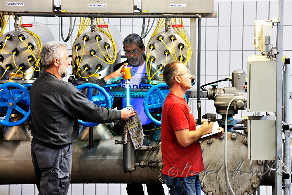 Sicherheits-Check der Trinkwasser-Anlage (UV-Bestrahlung)